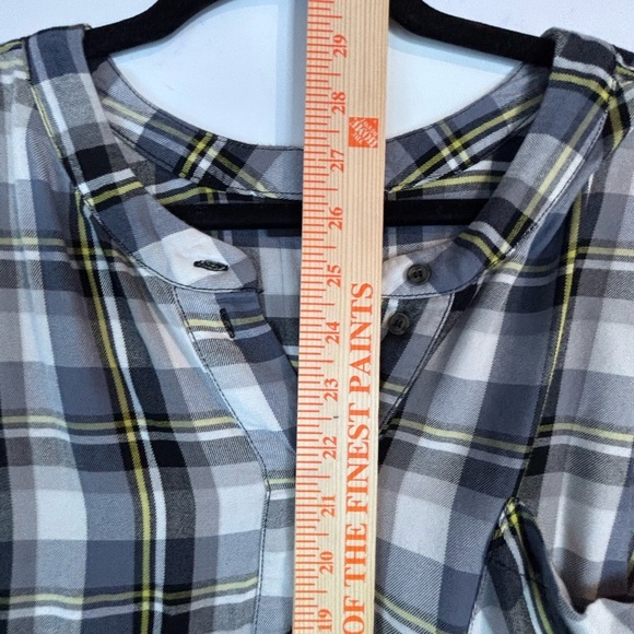 Lane Bryant Plaid Tunic Top Size 28 Blue Gray Black Rayon Long Sleeve - Picture 2 of 16